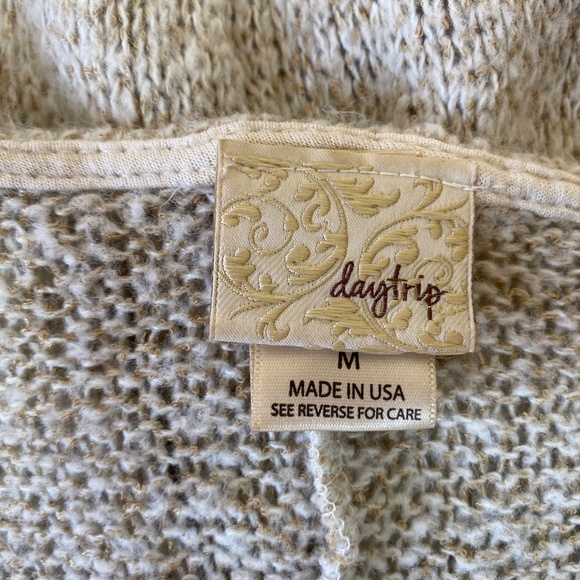 Daytrip Dolman Beaded Crop Sweater sz M - Picture 8 of 8